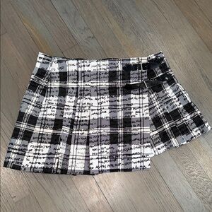 New BEBE Plaid Mini Black and White Women's Skirt Sz L
